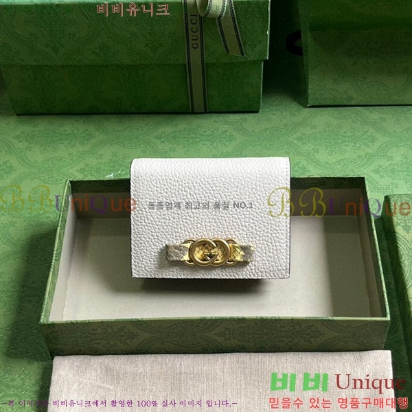 # ͷŷ G   746059-102