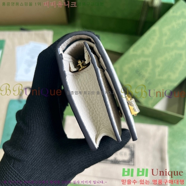 # ͷŷ G   746059-102