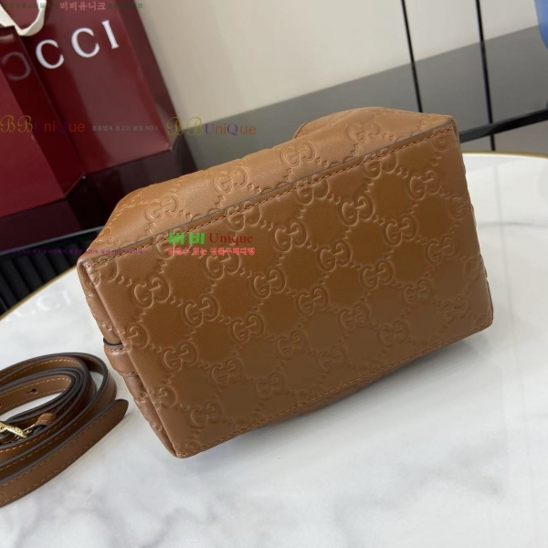 # GG   Ŷ 815118-522