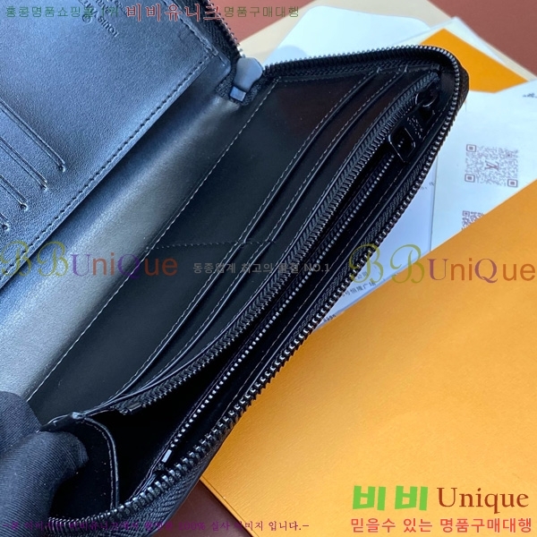 #    M62295-301