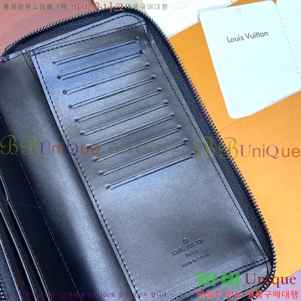 #    M62295-301