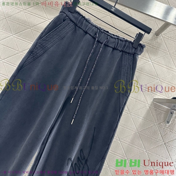  ˷   AWX23044-1