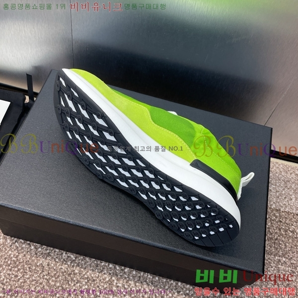* Ŀ 32D866574-3