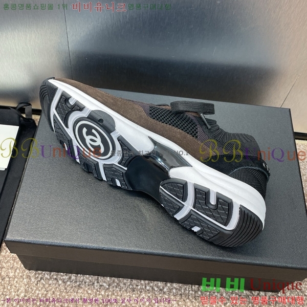 * Ŀ 32D866577-4