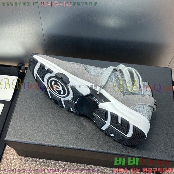 * Ŀ 32D866577-5