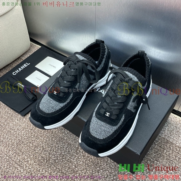 * Ŀ 32D866577-7