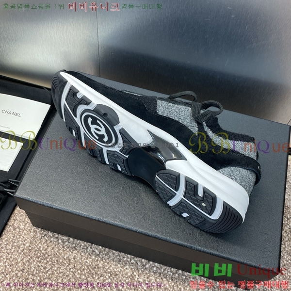 * Ŀ 32D866577-7