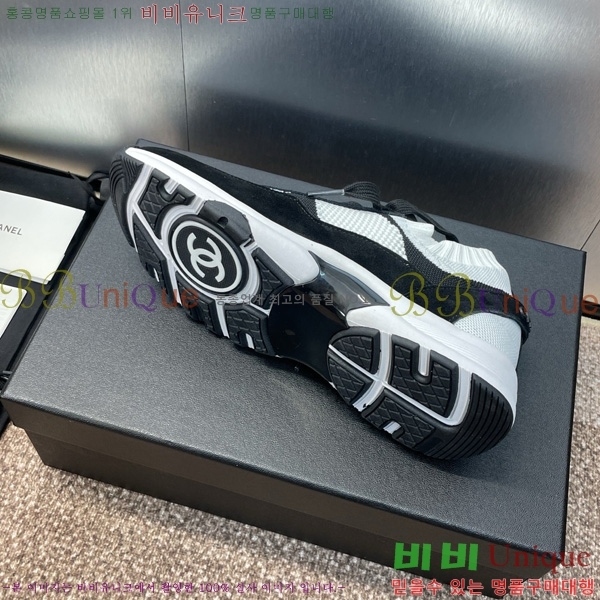 * Ŀ 32D866577-8