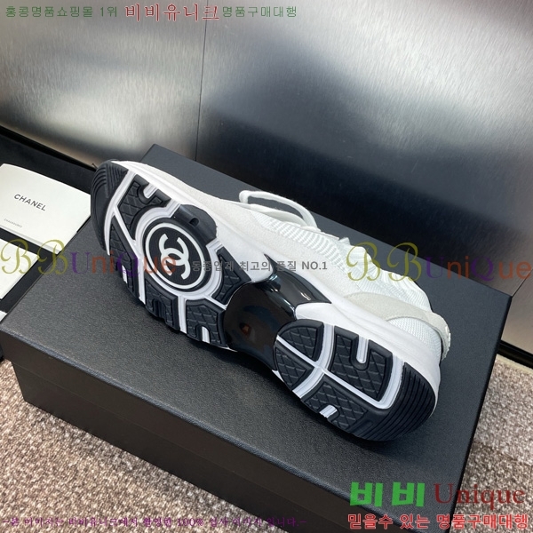 * Ŀ 32D866577-9