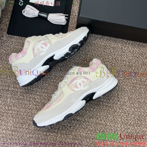 * Ŀ 33D866578-7
