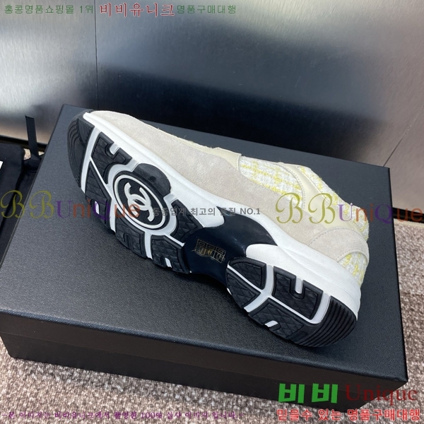 * Ŀ 33D866578-9