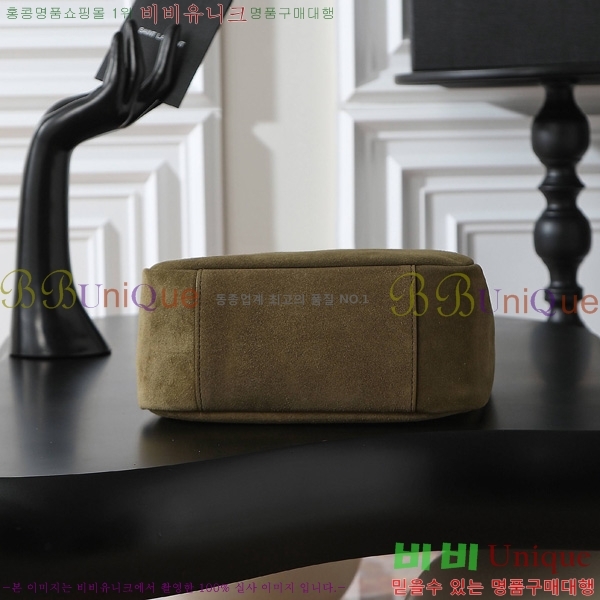 #ζ  5 À 7  713938-2002