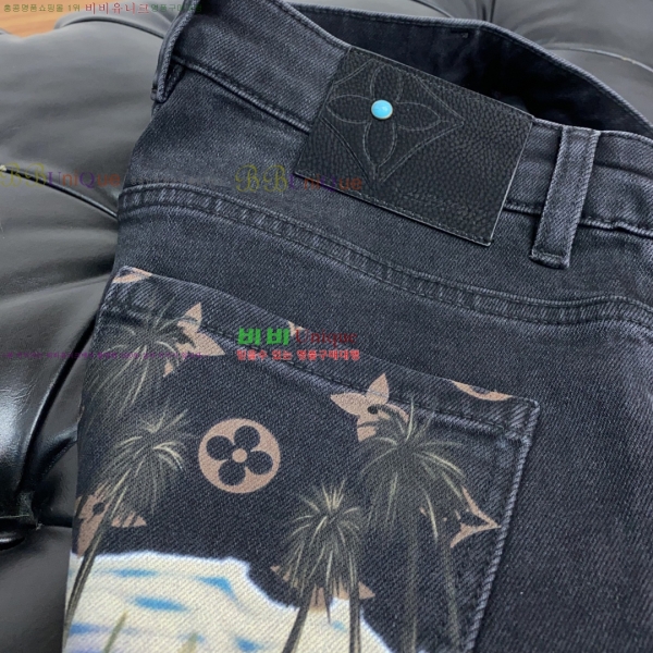  * û 21LV251024124-2