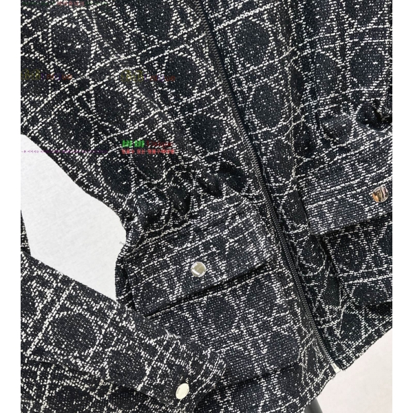  * Ŭ ĵ  31DR2510286-1