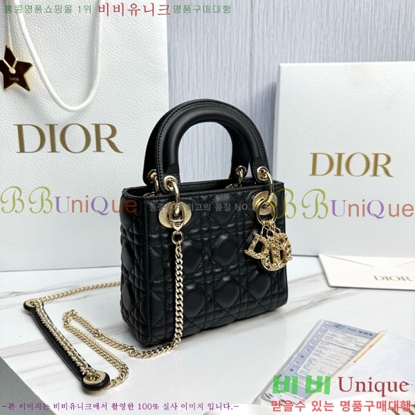 # Lady Dior ̴ ̵ M0505-1002