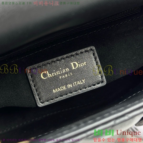 # Lady Dior ̴ ̵ M0505-1002